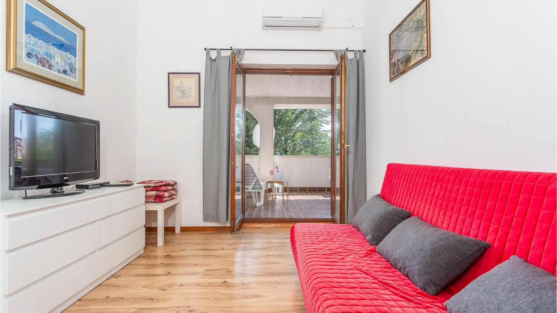 Nice Apartment In Pinezici With Wifi  Pinezići