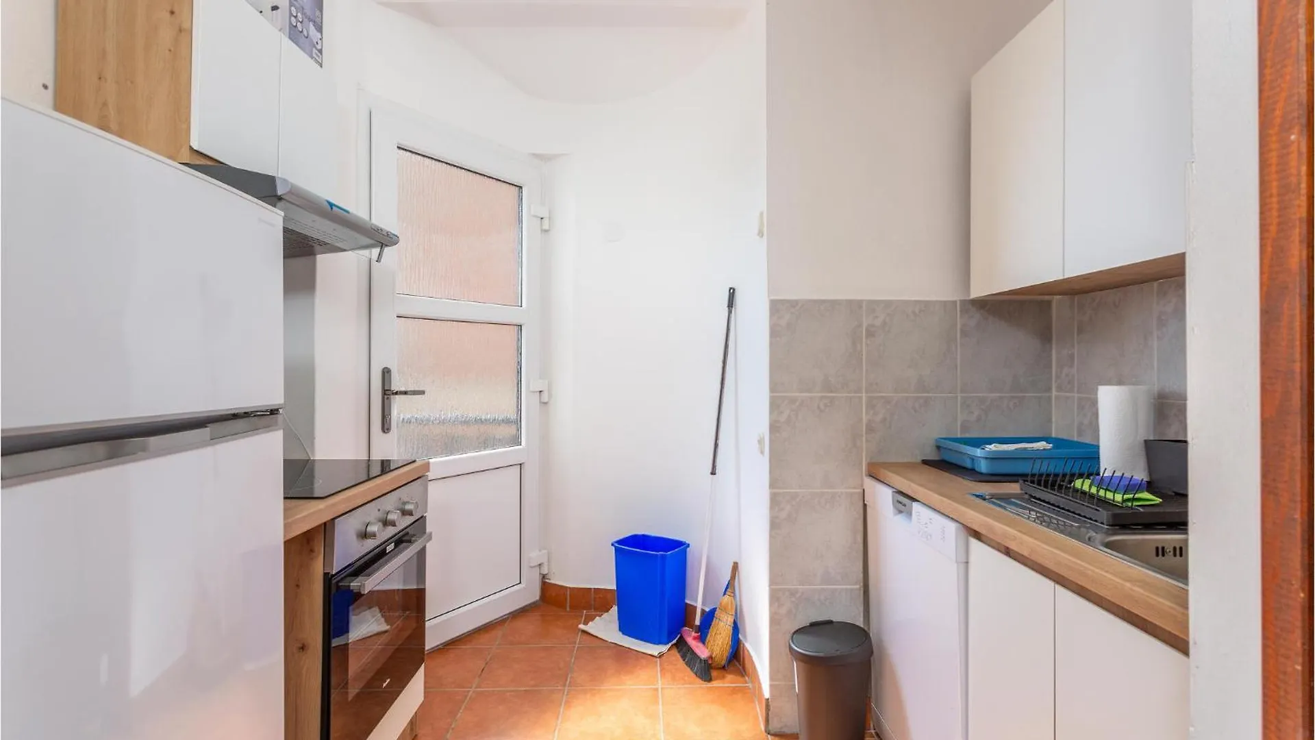Nice Apartment In Pinezici With Wifi 0*, Pinezići