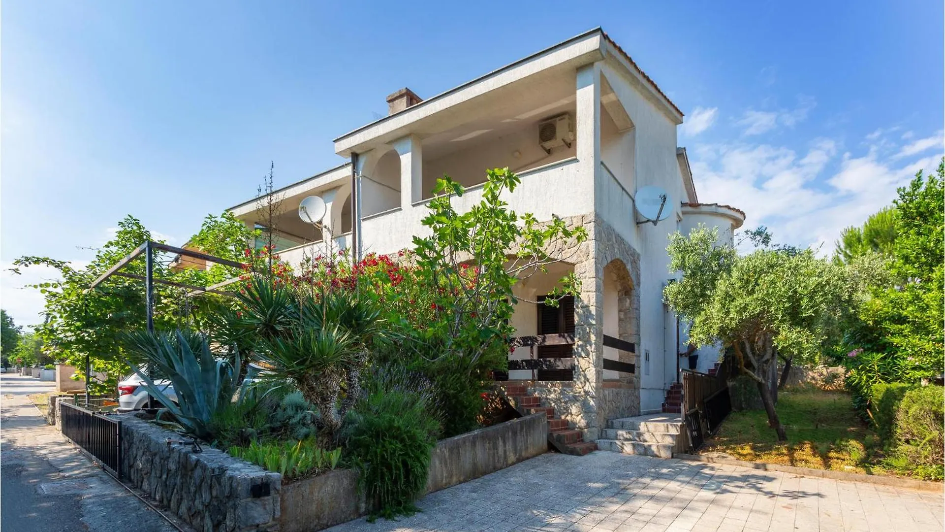 Nice Apartment In Pinezici With Wifi contacts